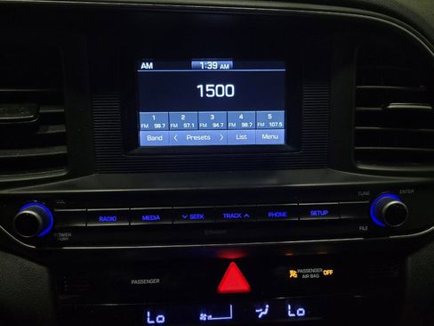 Used 2020 Hyundai Elantra SE w/ Cargo Package (C1) FWD image 25