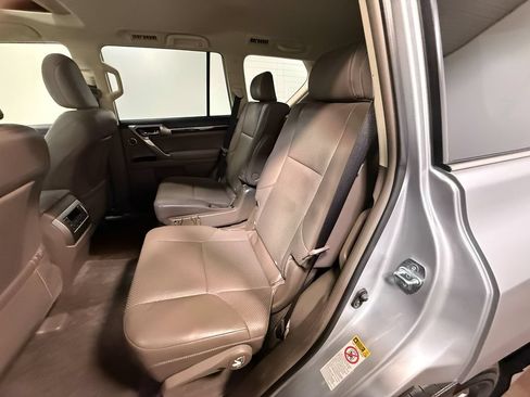 Used 2017 Lexus GX 460 Luxury AWD/4WD image 8
