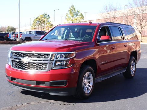 Used 2015 Chevrolet Suburban LT image 32