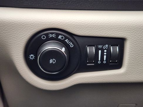 Used 2022 Chrysler Pacifica Touring-L image 27