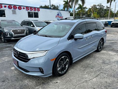 Used 2023 Honda Odyssey Elite image 4