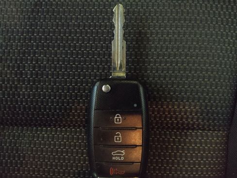 Used 2017 Kia Forte LX FWD image 32