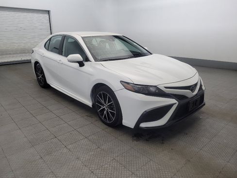 Used 2022 Toyota Camry SE image 13