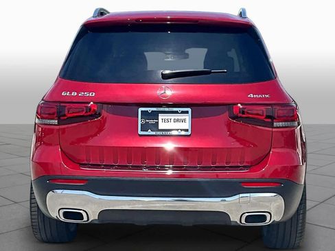 Used 2022 Mercedes-Benz GLB 250 4MATIC w/ Premium Package Lite image 5