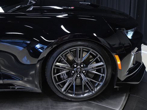 Used 2021 Chevrolet Camaro ZL1 RWD image 46