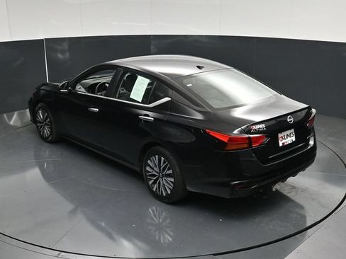 Used 2024 Nissan Altima 2.5 SV AWD/4WD image 45