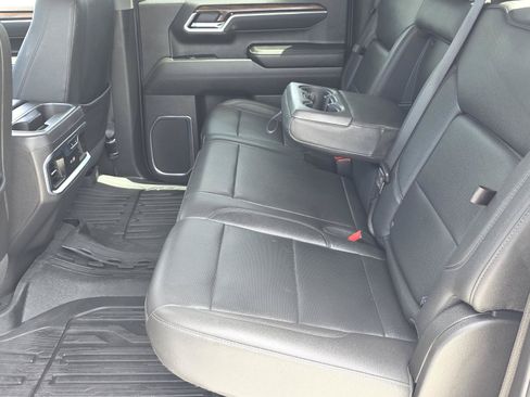 Used 2024 GMC Sierra 1500 SLT AWD/4WD image 22