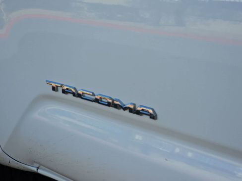 Used 2019 Toyota Tacoma SR5 RWD image 11