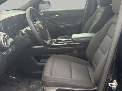 Used 2025 Chevrolet Equinox LT AWD/4WD image 17
