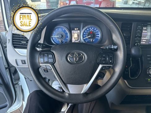 Certified 2020 Toyota Sienna LE image 15