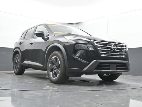 Used 2025 Nissan Rogue SV AWD/4WD image 25