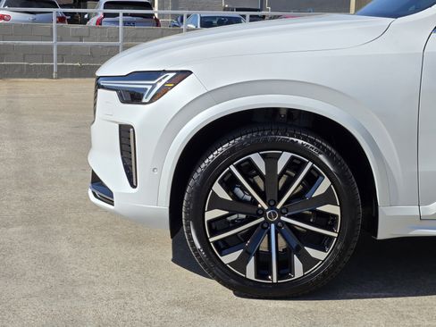 New 2026 Volvo XC90 B6 Plus w/ Protection Package Premier image 11
