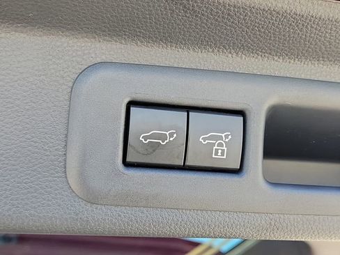 Used 2025 Toyota Sequoia Platinum AWD/4WD image 9