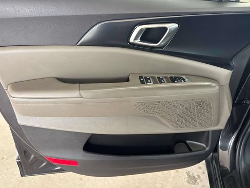 Used 2026 Kia Carnival FWD image 18