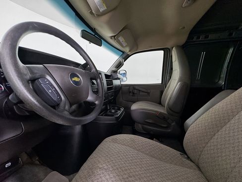 Used 2022 Chevrolet Express 2500 w/ Driver Convenience Package image 18