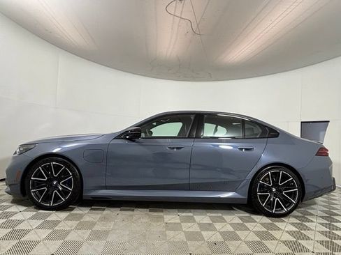 Used 2026 BMW M5 w/ Executive Package AWD/4WD image 4