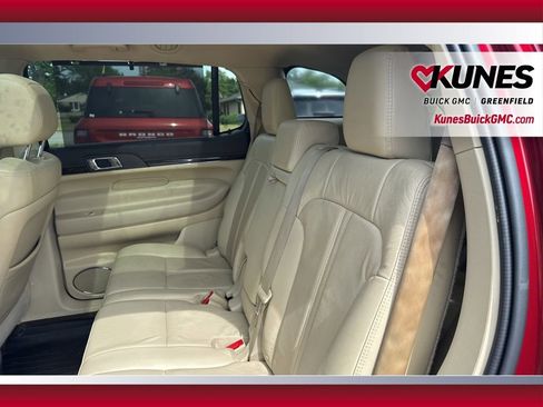 Used 2014 Lincoln MKT FWD image 32