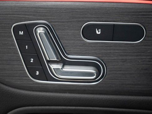 Used 2026 Mercedes-Benz GLB 250 4MATIC image 20