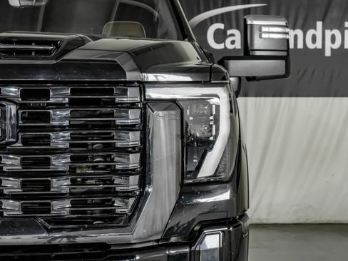 Used 2024 GMC Sierra 2500 Denali Ultimate AWD/4WD image 40