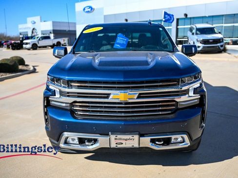 Used 2021 Chevrolet Silverado 1500 High Country w/ Technology Package image 2