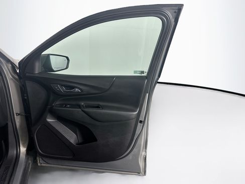 Used 2018 Chevrolet Equinox LT FWD image 32