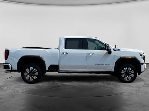 Used 2025 GMC Sierra 2500 Denali w/ Denali Reserve Package AWD/4WD image 11