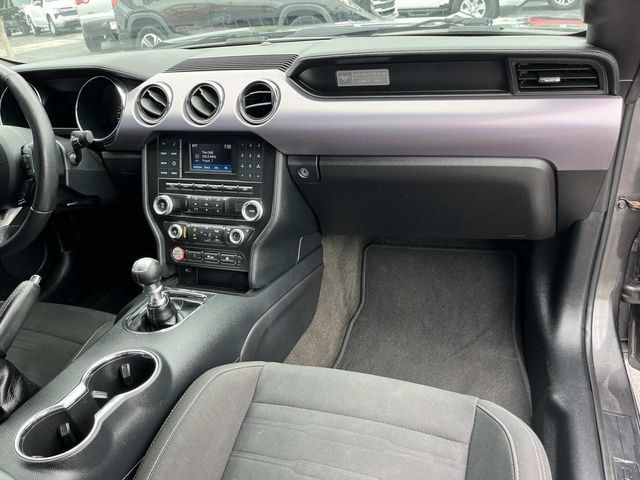 Used 2017 Ford Mustang Coupe RWD image 11