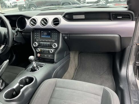 Used 2017 Ford Mustang Coupe RWD image 11