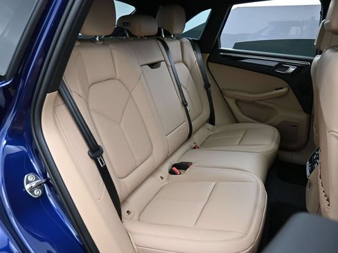Certified 2026 Porsche Macan AWD/4WD image 27