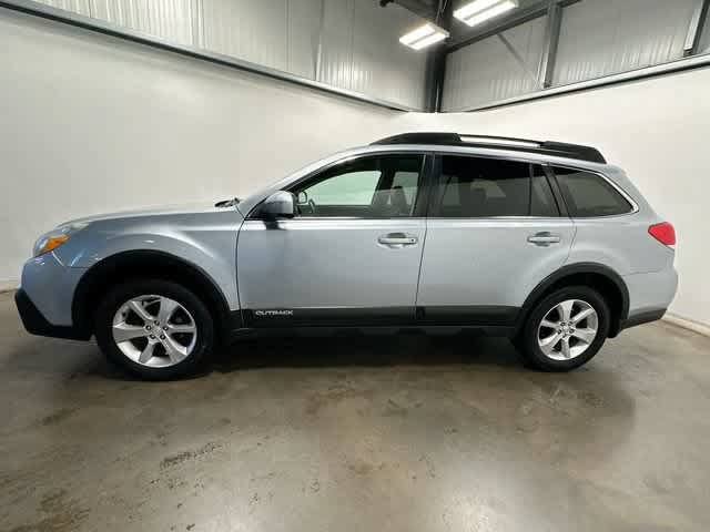 Used 2013 Subaru Outback 2.5i Limited AWD/4WD image 2