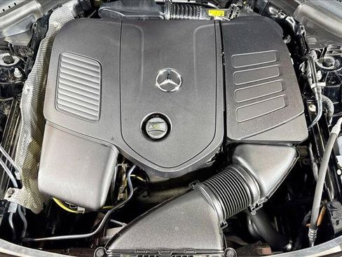Used 2025 Mercedes-Benz GLC 300 4MATIC image 28