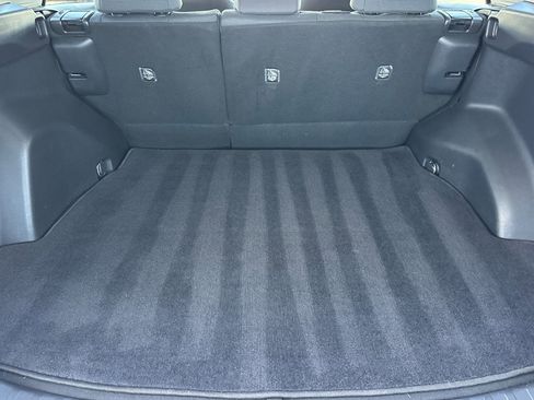 Used 2021 Toyota RAV4 LE AWD/4WD image 15