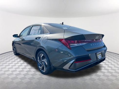 Certified 2025 Hyundai Elantra Limited image 7