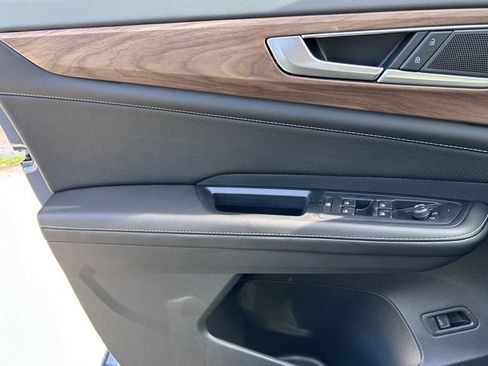 New 2026 Volkswagen Atlas SE FWD image 19