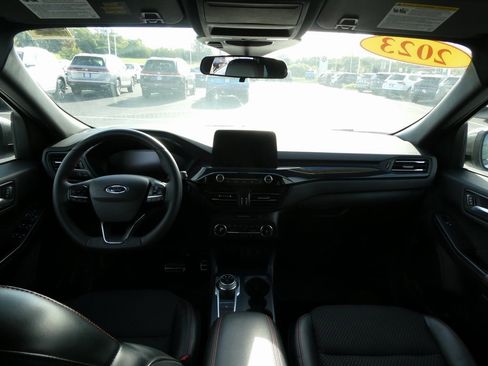 Used 2023 Ford Escape ST-Line image 30