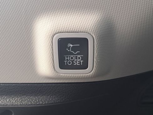 Certified 2024 Jeep Grand Cherokee Limited image 15