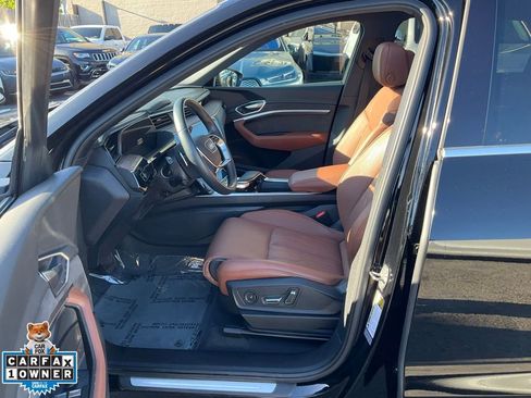 Used 2019 Audi e-tron Prestige w/ Prestige Package image 15