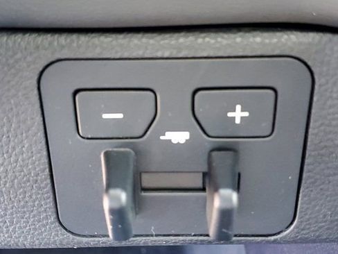 Used 2023 Toyota Tundra Platinum image 28