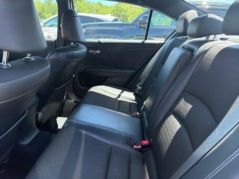 Used 2016 Honda Accord Sport image 19