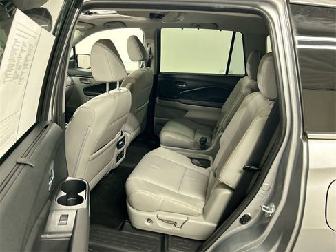 Used 2022 Honda Pilot Touring image 21