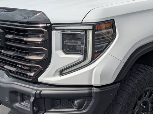 Used 2024 GMC Sierra 1500 AT4X w/ AT4X AEV Edition AWD/4WD image 12
