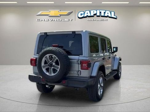Used 2018 Jeep Wrangler Unlimited Sahara AWD/4WD image 5