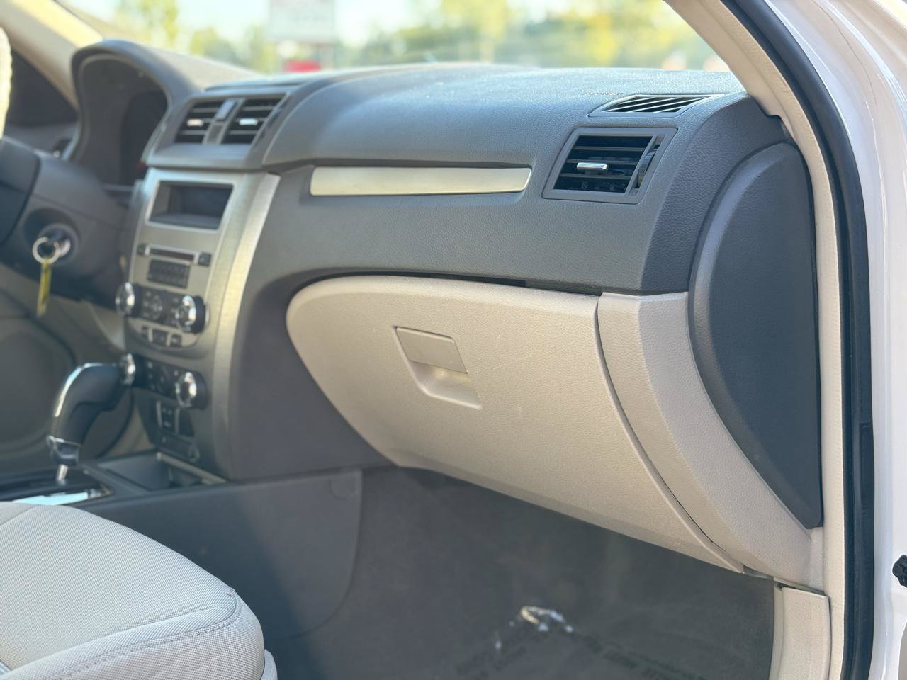 Used 2010 Ford Fusion SE FWD image 40