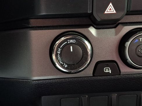 Used 2021 Toyota Tacoma TRD Sport AWD/4WD image 22