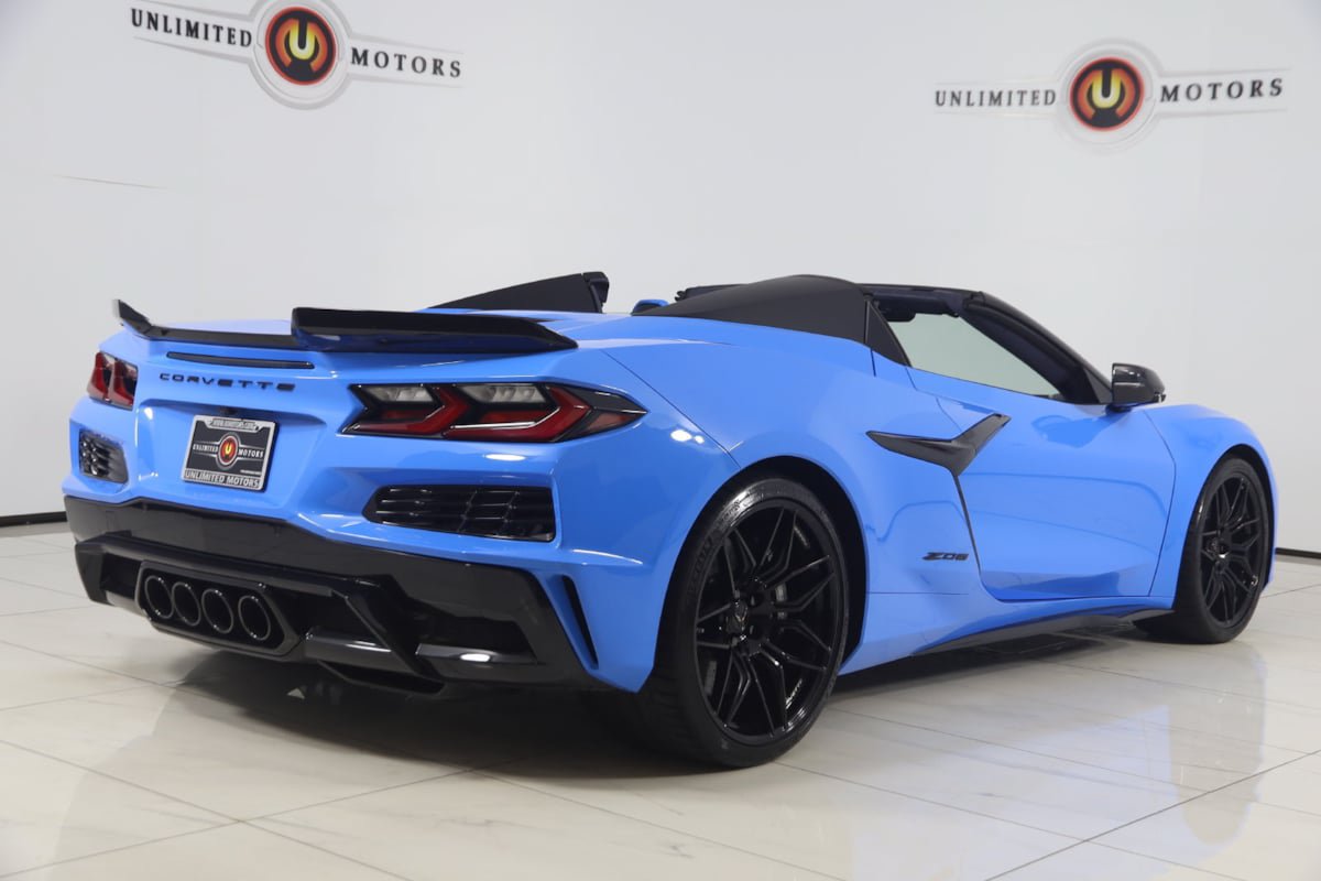 Used 2024 Chevrolet Corvette Z06 w/ Stealth Interior Trim Package RWD image 65
