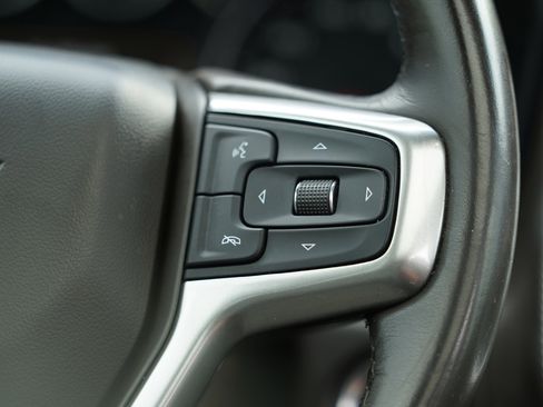 Used 2021 Chevrolet Suburban LT w/ Rear Media and Nav Package RWD image 25