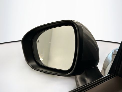 Used 2023 Nissan Rogue SV AWD/4WD image 16