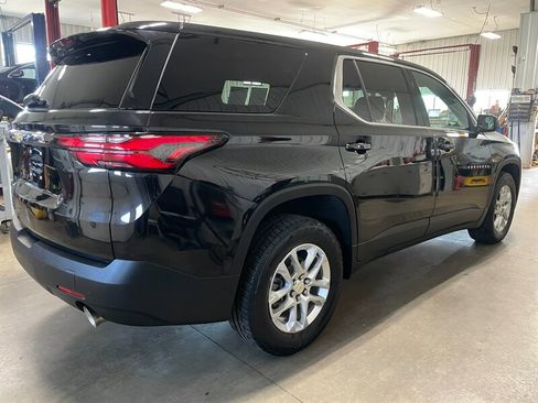 Used 2022 Chevrolet Traverse LS FWD image 7