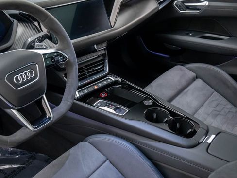 Used 2022 Audi e-tron GT Prestige w/ Prestige Package image 16