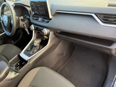 Used 2025 Toyota RAV4 LE image 33